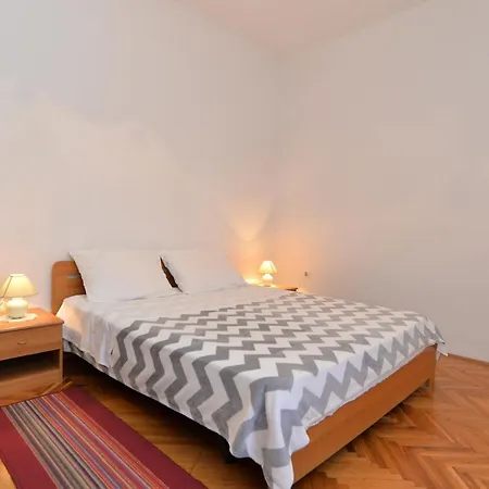 Apartment Apartment Desanka 668 *
