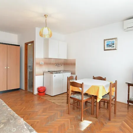 Apartment Apartment Desanka 668 Medulin