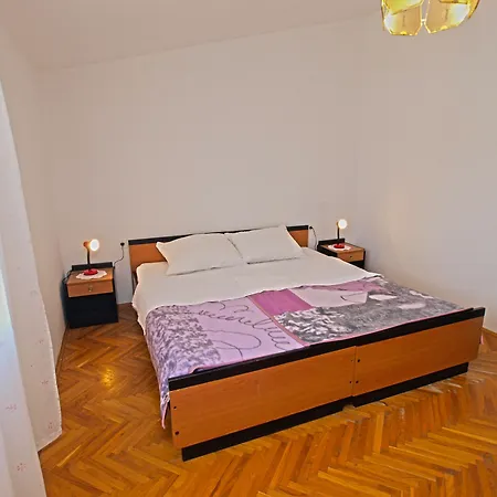 Apartment Desanka 668 Apartment
