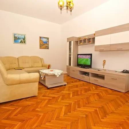 Apartment Desanka 668 Medulin
