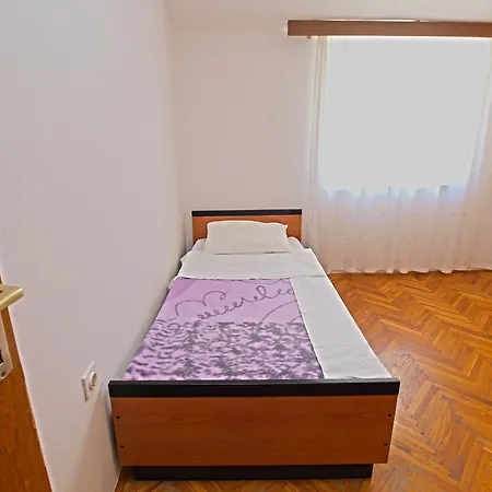 Apartment Desanka 668 Apartment