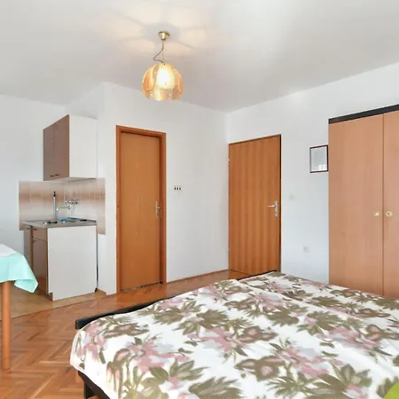 Desanka 668 מלון