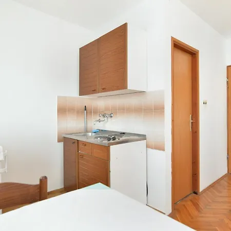 מלון Desanka 668 2*